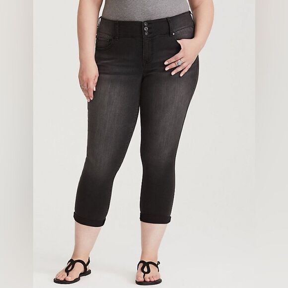 Torrid Super Stretch Black Crop Jegging Size 24 - Picture 1 of 10